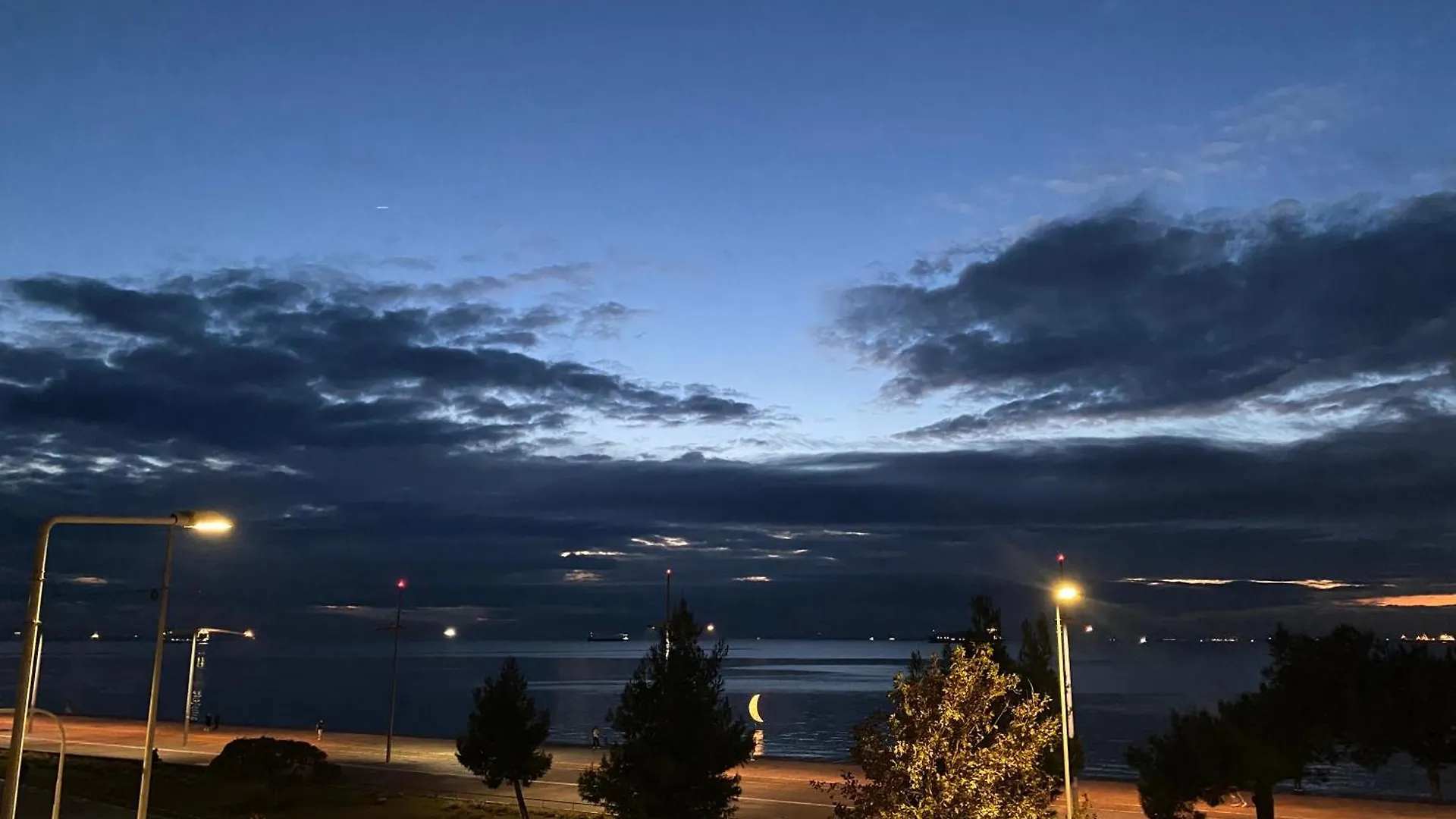 Classy Seaside Suite With Amazing View Soluň