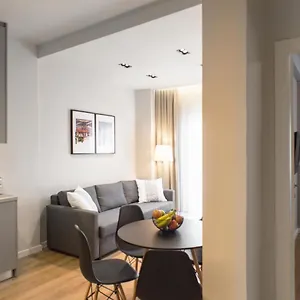 Stylish And Renovated Retreat In Thessaloniki: Cozy At Ioulianou 33 Διαμέρισμα